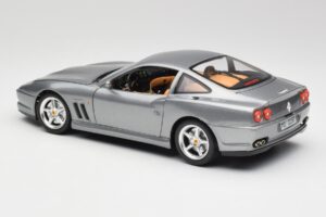 Ferrari 550 Maranello Strieborný Bburago 1:18 3344 Kov – obrázok 7 z 8