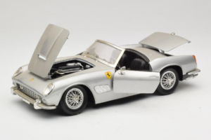 Ferrari California Kabriolet Strieborný Tonka 1:18 01109-S1 Kov – obrázok 2 z 8