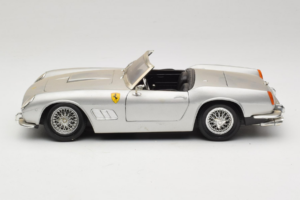 Ferrari California Kabriolet Strieborný Tonka 1:18 01109-S1 Kov – obrázok 4 z 8