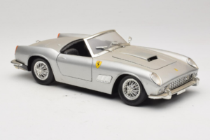 Ferrari California Kabriolet Strieborný Tonka 1:18 01109-S1 Kov – obrázok 6 z 8