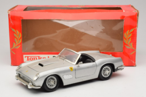 Ferrari California Kabriolet Strieborný Tonka 1:18 01109-S1 Kov – obrázok 8 z 8