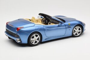 Ferrari California Svetlo Modrý Hot Wheels 1:18 N2043 Kov – obrázok 3 z 8