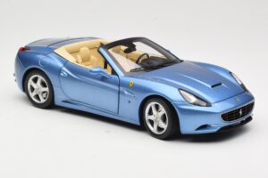 Ferrari California Svetlo Modrý Hot Wheels 1:18 N2043 Kov – obrázok 6 z 8