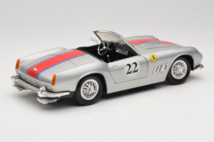 Ferrari California #22 Strieborný Červený Pruh 1966 Tonka 1:18 01109-S2 Kov – obrázok 3 z 8