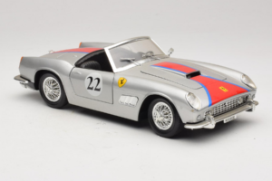 Ferrari California #22 Strieborný Červený Pruh 1966 Tonka 1:18 01109-S2 Kov – obrázok 6 z 8