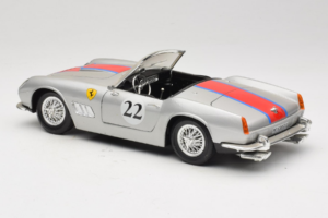 Ferrari California #22 Strieborný Červený Pruh 1966 Tonka 1:18 01109-S2 Kov – obrázok 7 z 8