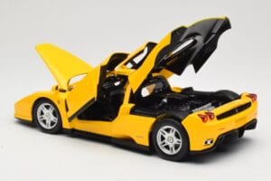 Ferrari Enzo Žltý Hot Wheels 1:18 C1550 Kov – obrázok 5 z 8
