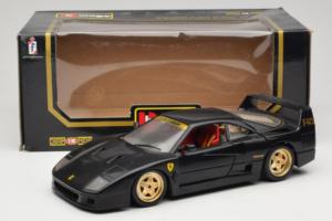 Ferrari F40 Čierny so Zlatými Kolesami Bburago 1:18 3032-B2 Kov – obrázok 8 z 8