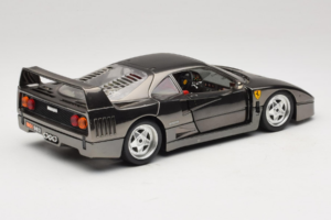 Ferrari F40 Chrome Black Bburago 1:18 3401-B1 Kov – obrázok 3 z 8