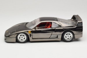 Ferrari F40 Chrome Black Bburago 1:18 3401-B1 Kov – obrázok 4 z 8