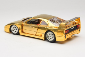 Ferrari F40 Chrome Gold Limited Edition 250 pcs Bburago 1:18 3332-G1 Kov – obrázok 7 z 8