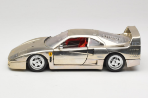 Ferrari F40 Chrome Silver Bburago 1:18 3401 Kov – obrázok 4 z 8
