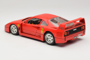 Ferrari F40 Club Deutschland Červený Bburago 1:18 3032-L3 Kov – obrázok 7 z 8