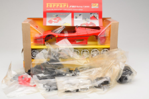 Ferrari F40 Červený Model Kit Maisto 1:18 39822 Kov – obrázok 2 z 2