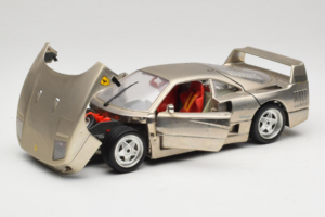 Ferrari F40 Dark Chrome Silver Kroymans Limitovaná Edícia Bburago 1:18 3032-C2 Kov – obrázok 2 z 8