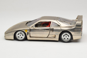 Ferrari F40 Dark Chrome Silver Kroymans Limitovaná Edícia Bburago 1:18 3032-C2 Kov – obrázok 4 z 8