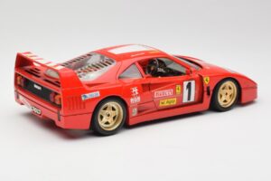 Ferrari F40 Evoluzione Bburago 1:18 3042 Kov – obrázok 3 z 8