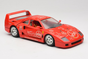Ferrari F40 Evoluzione FC Nürnberg Special Edition Červený Bburago 1:18 3042-FCN Kov – obrázok 6 z 8
