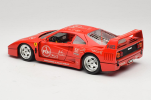 Ferrari F40 Evoluzione FC Nürnberg Special Edition Červený Bburago 1:18 3042-FCN Kov – obrázok 7 z 8