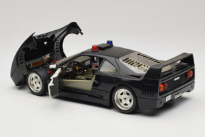Ferrari F40 Highway Patrol Čierny Biely Bburago 1:18 3022-H1 Kov – obrázok 5 z 8