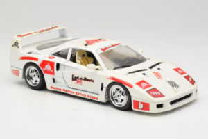 Ferrari F40 Kart-o-Mania Biely Bburago 1:18 3332-W3 Kov – obrázok 6 z 8