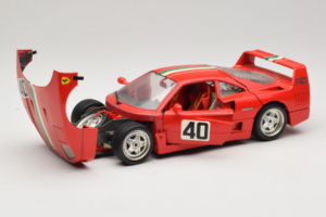Ferrari F40 #40 Červený s Talianskou Vlajkou Bburago 1:18 3032-P1 Kov – obrázok 2 z 8