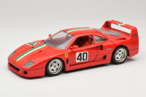 Ferrari F40 #40 Červený s Talianskou Vlajkou Bburago 1:18 3032-P1 Kov