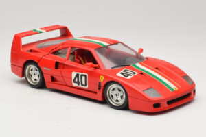 Ferrari F40 #40 Červený s Talianskou Vlajkou Bburago 1:18 3032-P1 Kov – obrázok 6 z 8