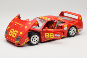 Ferrari F40 LM #86 Ch. Pozzi IMSA 24 Hours of Le Mans 1985 Červený Bburago 1:18 3332-P6 Kov – obrázok 2 z 8
