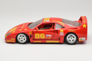 Ferrari F40 LM #86 Ch. Pozzi IMSA 24 Hours of Le Mans 1985 Červený Bburago 1:18 3332-P6 Kov – obrázok 4 z 8