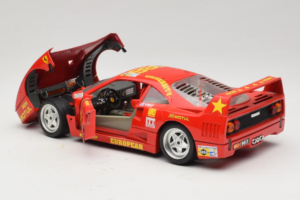 Ferrari F40 LM #86 Ch. Pozzi IMSA 24 Hours of Le Mans 1985 Červený Bburago 1:18 3332-P6 Kov – obrázok 5 z 8