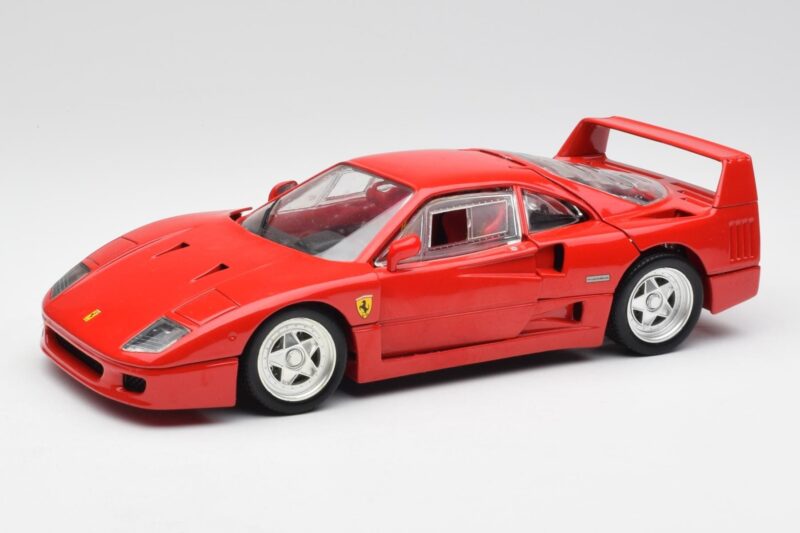 Ferrari F40 Červený Hot Wheels 1:18 23911 Kov
