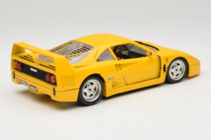Ferrari F40 Žltý Bburago 1:18 3032-Y1 Kov – obrázok 3 z 8
