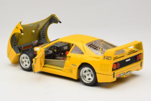 Ferrari F40 Žltý Bburago 1:18 3032-Y1 Kov – obrázok 5 z 8