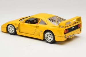 Ferrari F40 Žltý Bburago 1:18 3032-Y1 Kov – obrázok 7 z 8