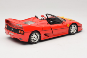 Ferrari F50 Kabriolet 50 Jahre Ferrari 24 Jahre Bburago FMC Červený Bburago 1:18 3352-P1 Kov – obrázok 3 z 8