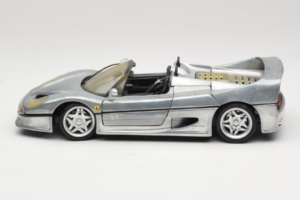 Ferrari F50 Kabriolet Chrome Silver Limitovaná Edícia Hot Wheels 1:18 25741 Kov – obrázok 4 z 8