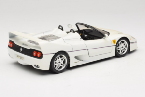 Ferrari F50 Kabriolet Biely Bburago 1:18 3352-W1 Kov – obrázok 3 z 8