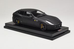 Ferrari FF Matte Black MR Collection 1:18 FERR04CAL Živica – obrázok 4 z 7