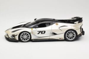Ferrari FXX-K Evo #70 Biely Bburago 1:18 18-16012 Kov – obrázok 4 z 8