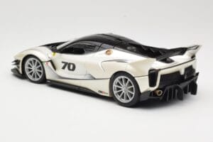 Ferrari FXX-K Evo #70 Biely Bburago 1:18 18-16012 Kov – obrázok 7 z 8