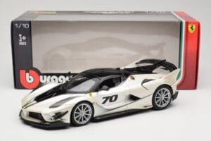 Ferrari FXX-K Evo #70 Biely Bburago 1:18 18-16012 Kov – obrázok 8 z 8