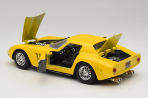 Ferrari 250 GTO Žltý Guiloy 1:18 67525 Kov – obrázok 5 z 8