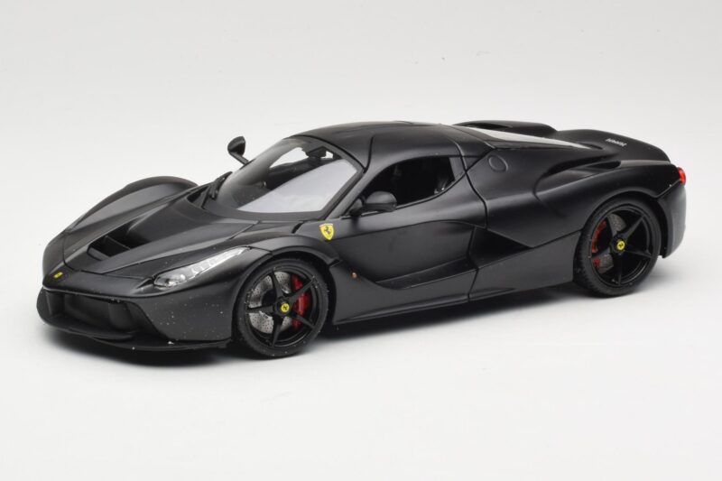 Ferrari LaFerrari F150 Matte Black Bburago 1:18 18-16901BK Kov