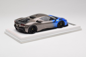 Ferrari SF90 Novitec Blue Grey Metallic IVY 1:18 REMC029 Živica – obrázok 3 z 7