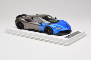 Ferrari SF90 Novitec Blue Grey Metallic IVY 1:18 REMC029 Živica – obrázok 4 z 7