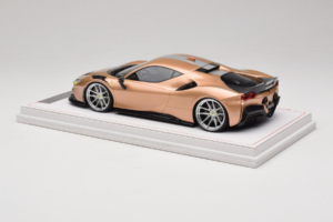 Ferrari SF90 Novitec Zlatý Strieborný Pruh IVY Merit 1:18 REMC028 Živica – obrázok 5 z 7