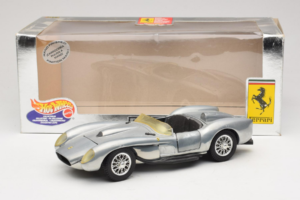 Ferrari Testa Rossa Chrome Silver Hot Wheels 1:18 25737 Kov – obrázok 8 z 8