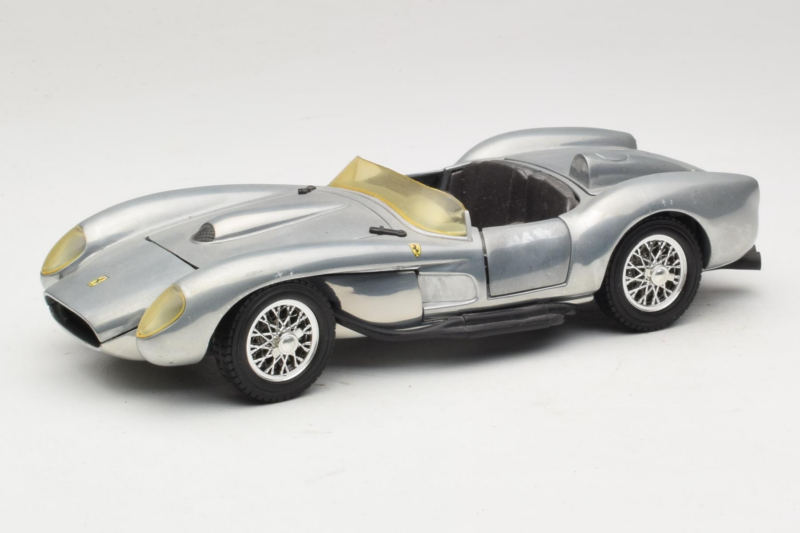 Ferrari Testa Rossa Chrome Silver Hot Wheels 1:18 25737 Kov
