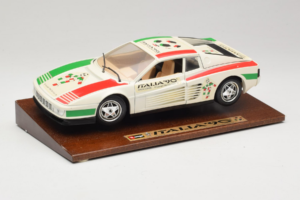 Ferrari Testarossa Italia 90 Biely Bburago 1:18 3059-W1 Kov – obrázok 2 z 8